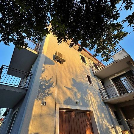 Apartments Katarina Малинска Экстерьер фото