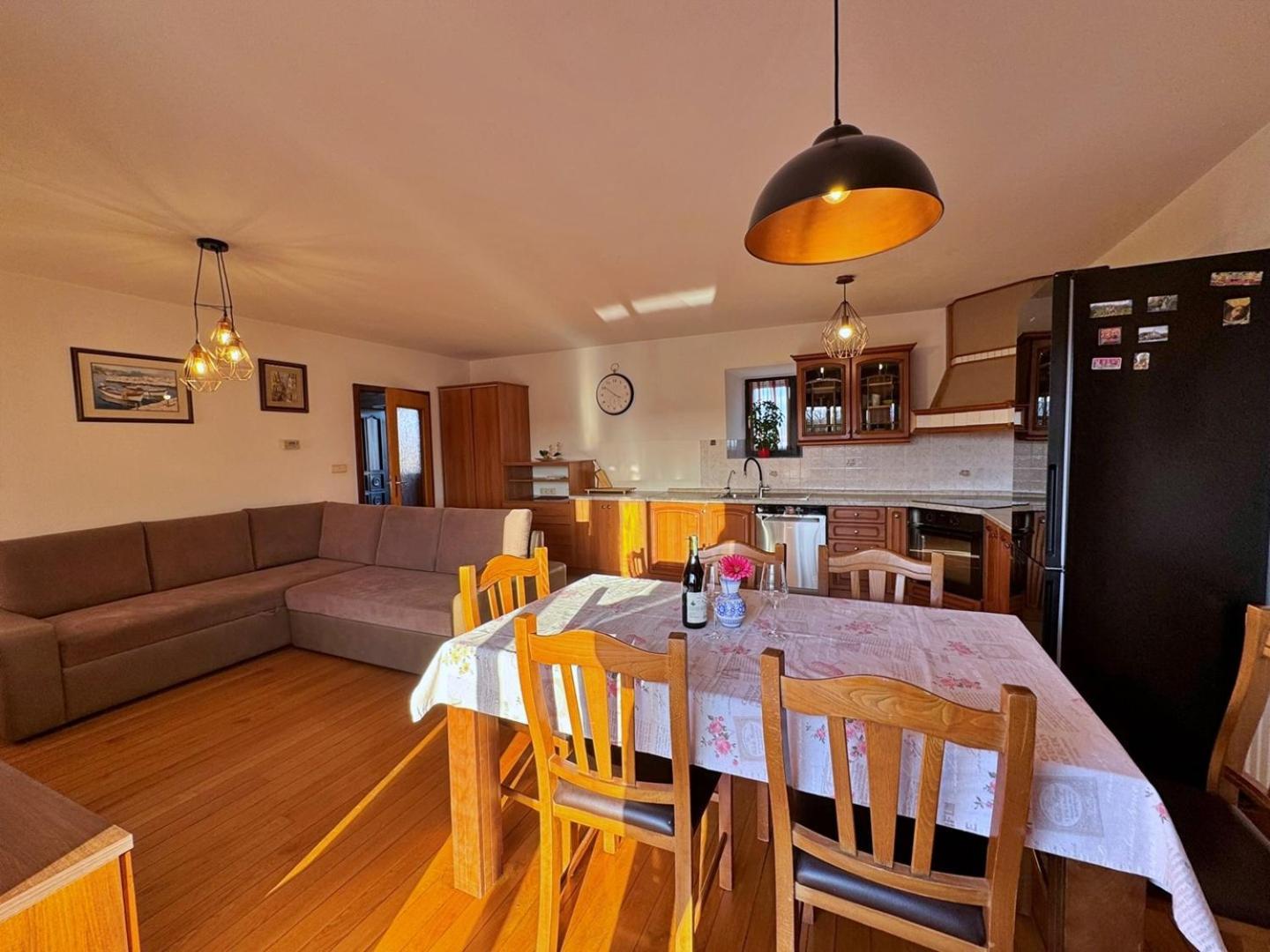 Apartments Katarina Малинска Экстерьер фото