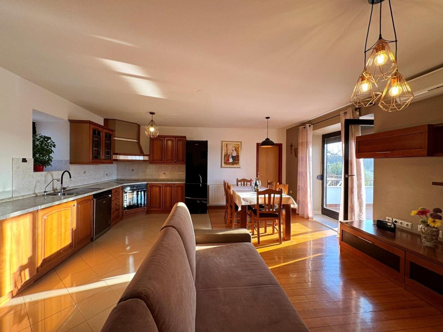 Apartments Katarina Малинска Экстерьер фото