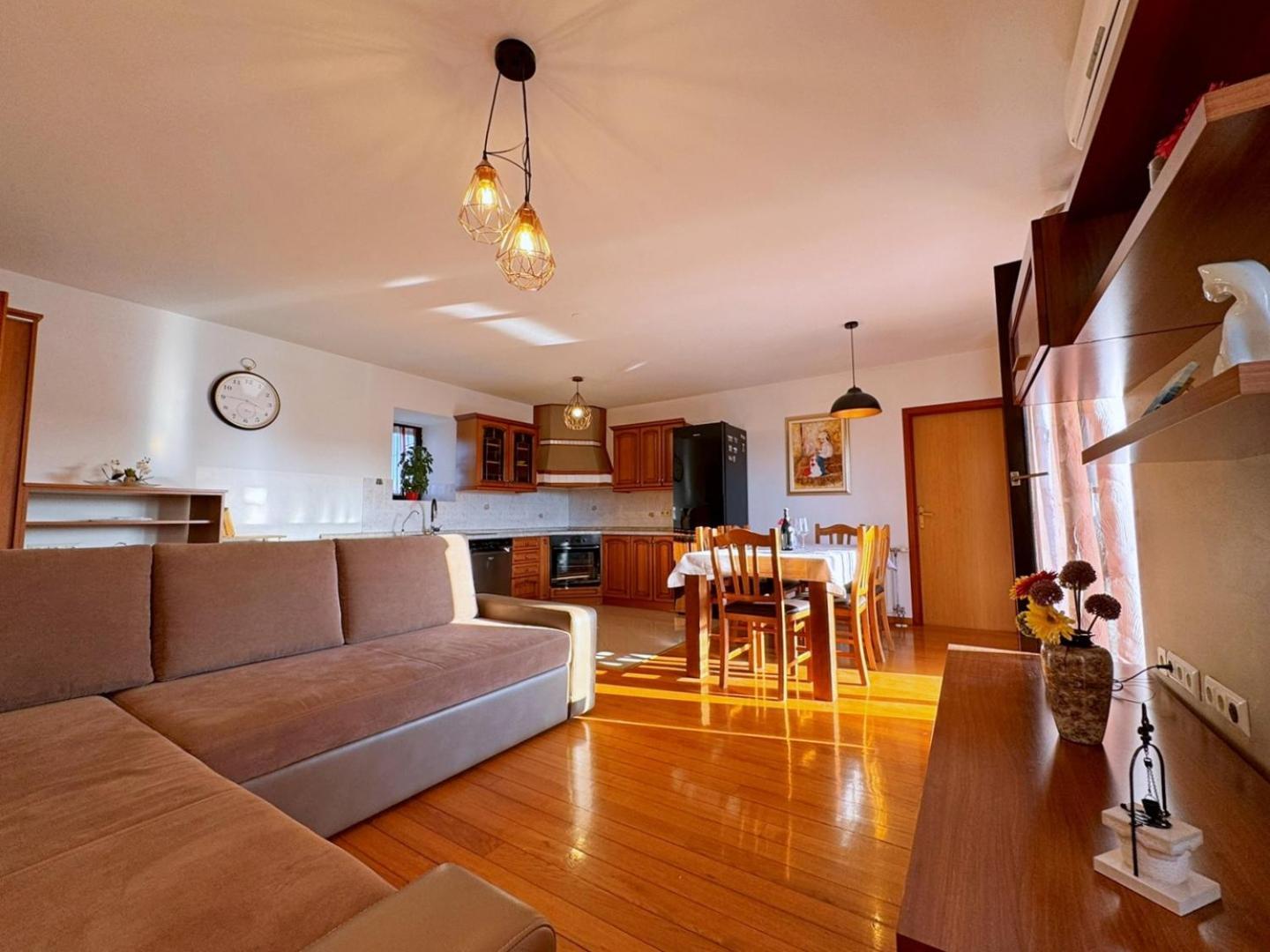 Apartments Katarina Малинска Экстерьер фото