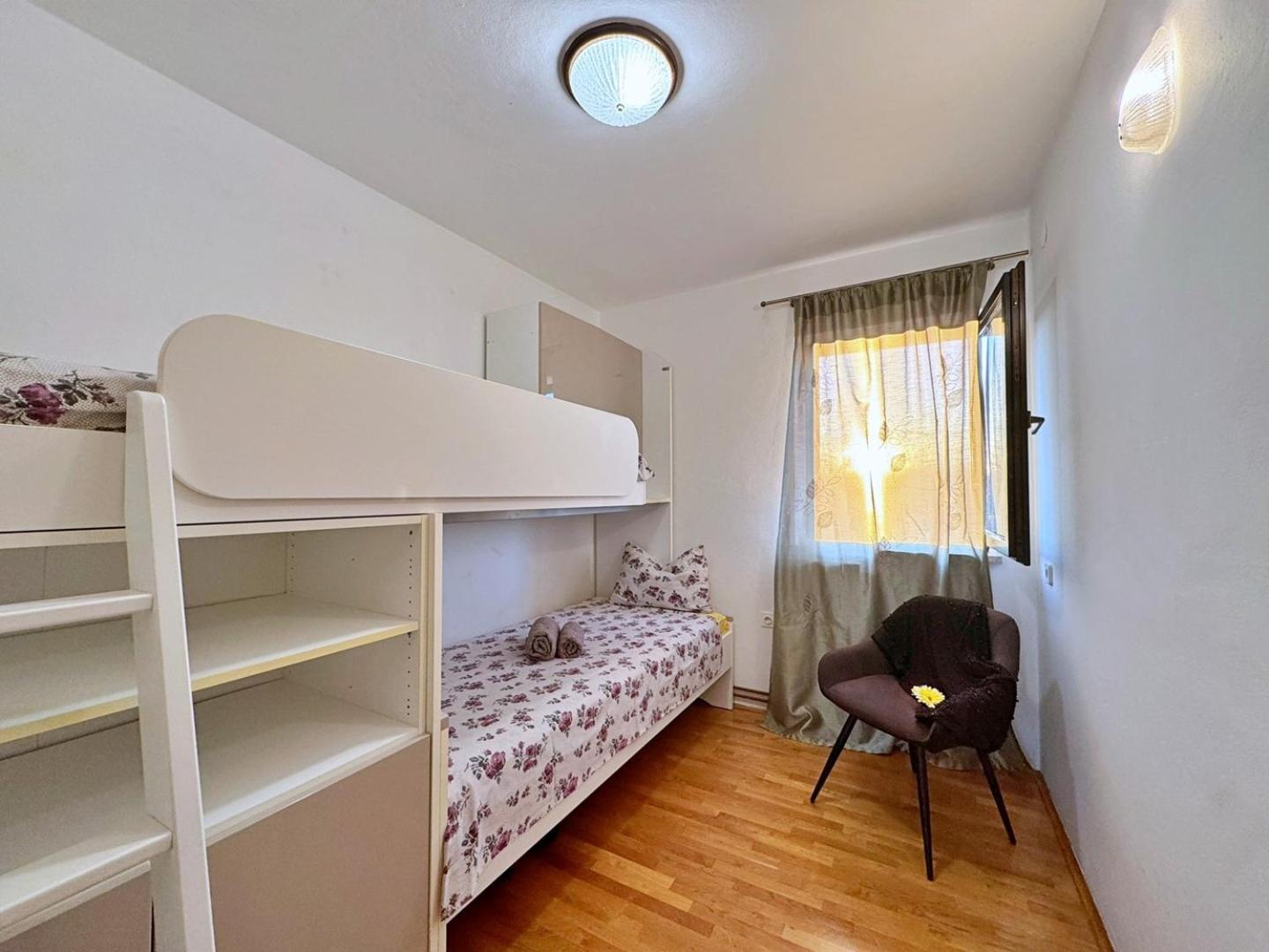 Apartments Katarina Малинска Экстерьер фото