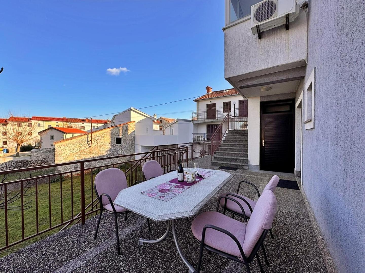 Apartments Katarina Малинска Экстерьер фото